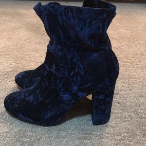Velvet heel